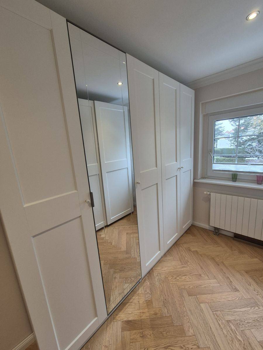 Kleiderschrank mit Spiegeltür